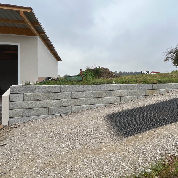 Stützmauer mit SW-Stützwandsystem als Böschungssicherung von SW Umwelttechnik